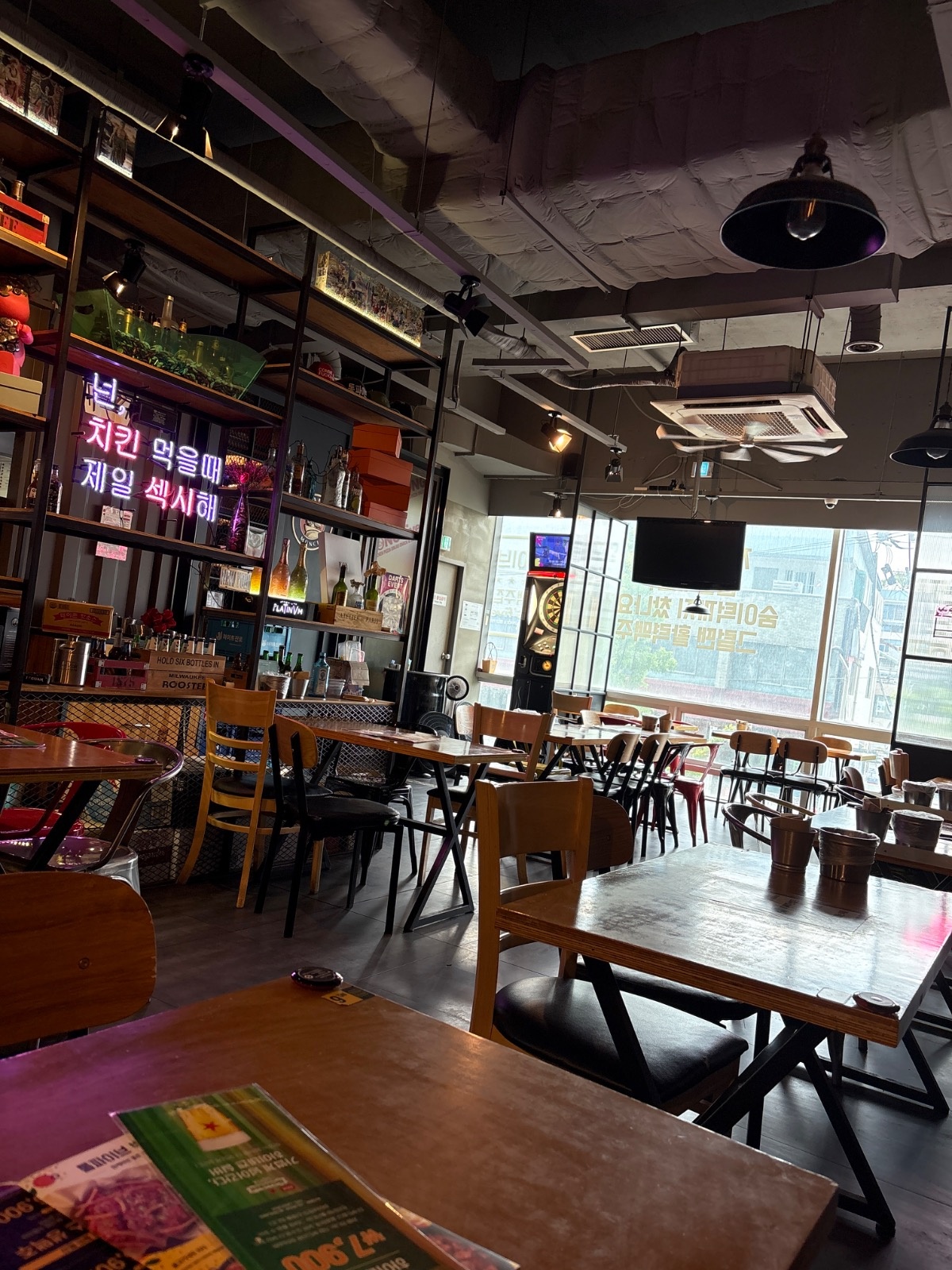 치킨집 홀서빙 구해요!! 공고 썸네일