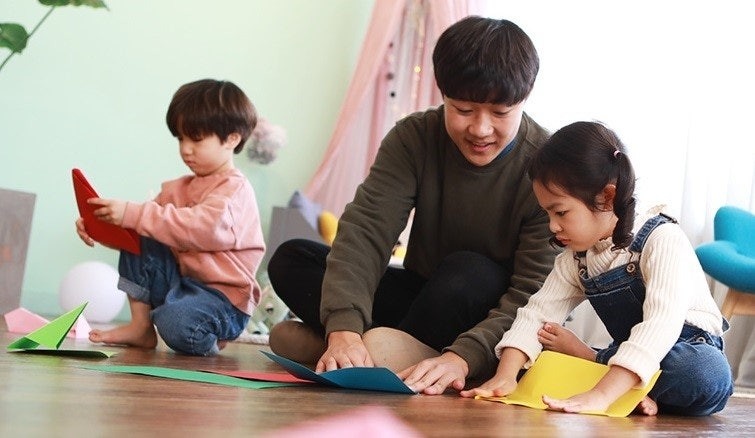 영어 놀이 시터 찾습니다 공고 썸네일
