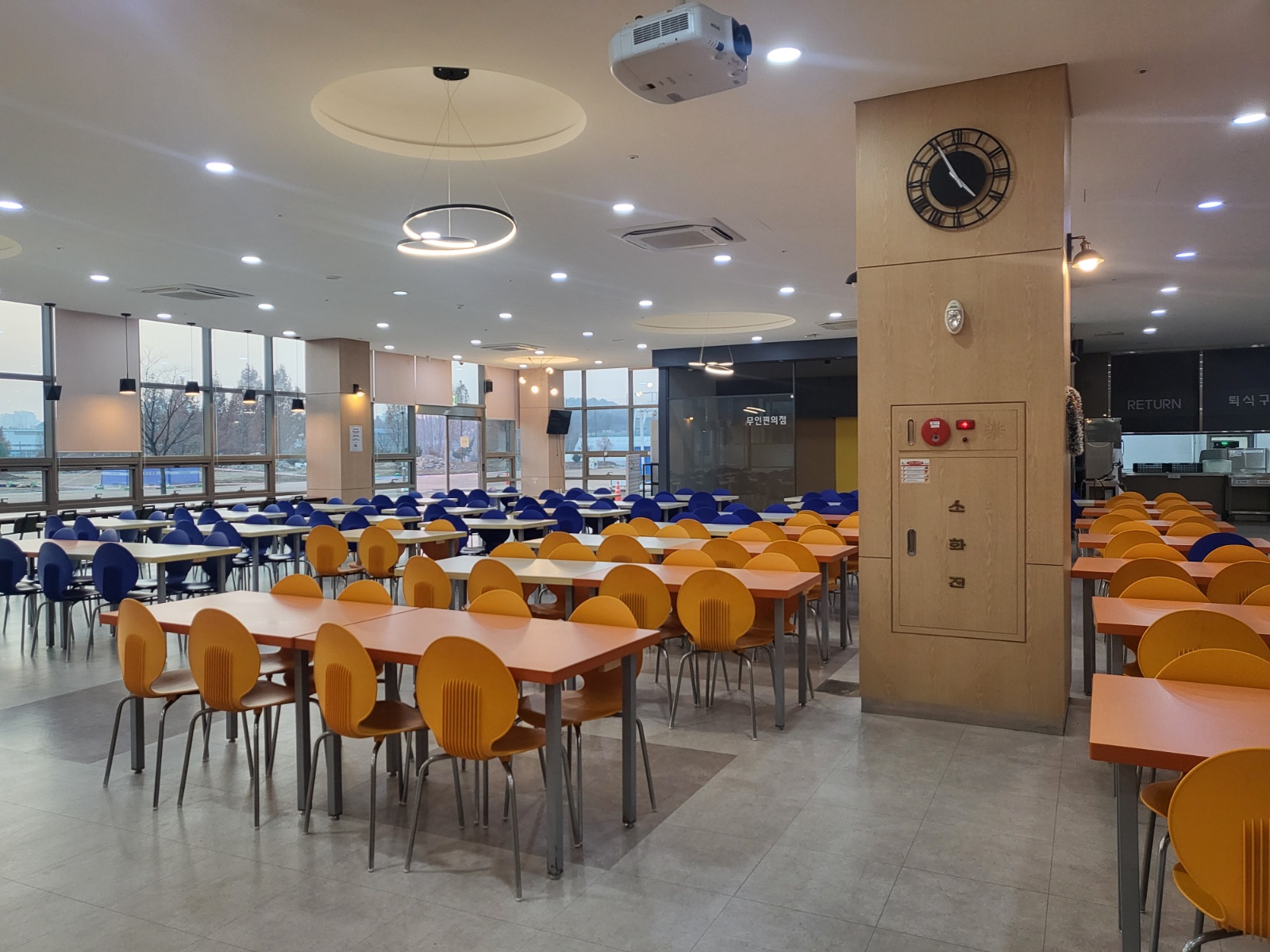 동국대학교 학생식당 구인2명 합니다. 공고 썸네일