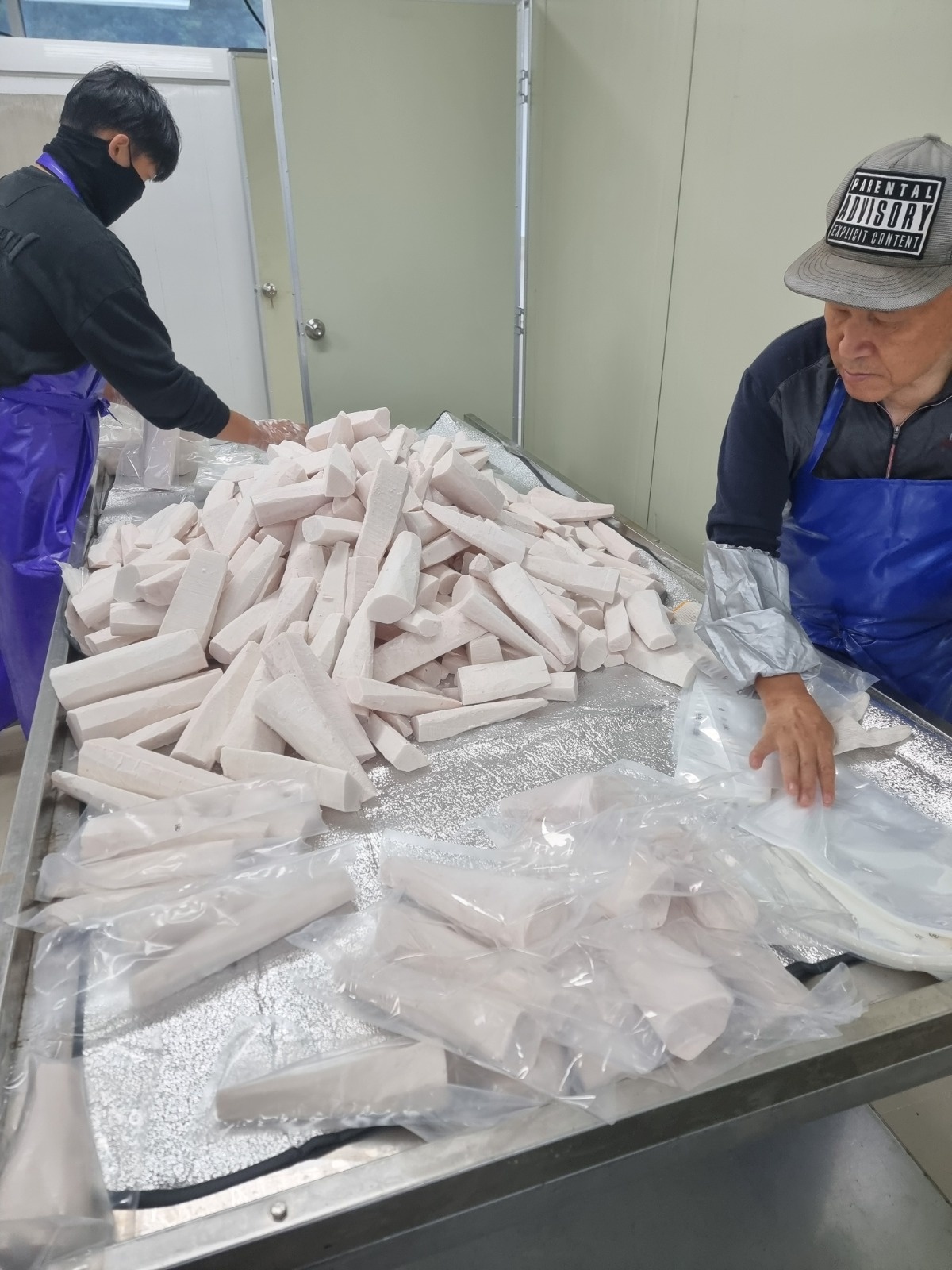 냉동수산물  단순포장 미각정리   직원구합니다. 공고 썸네일