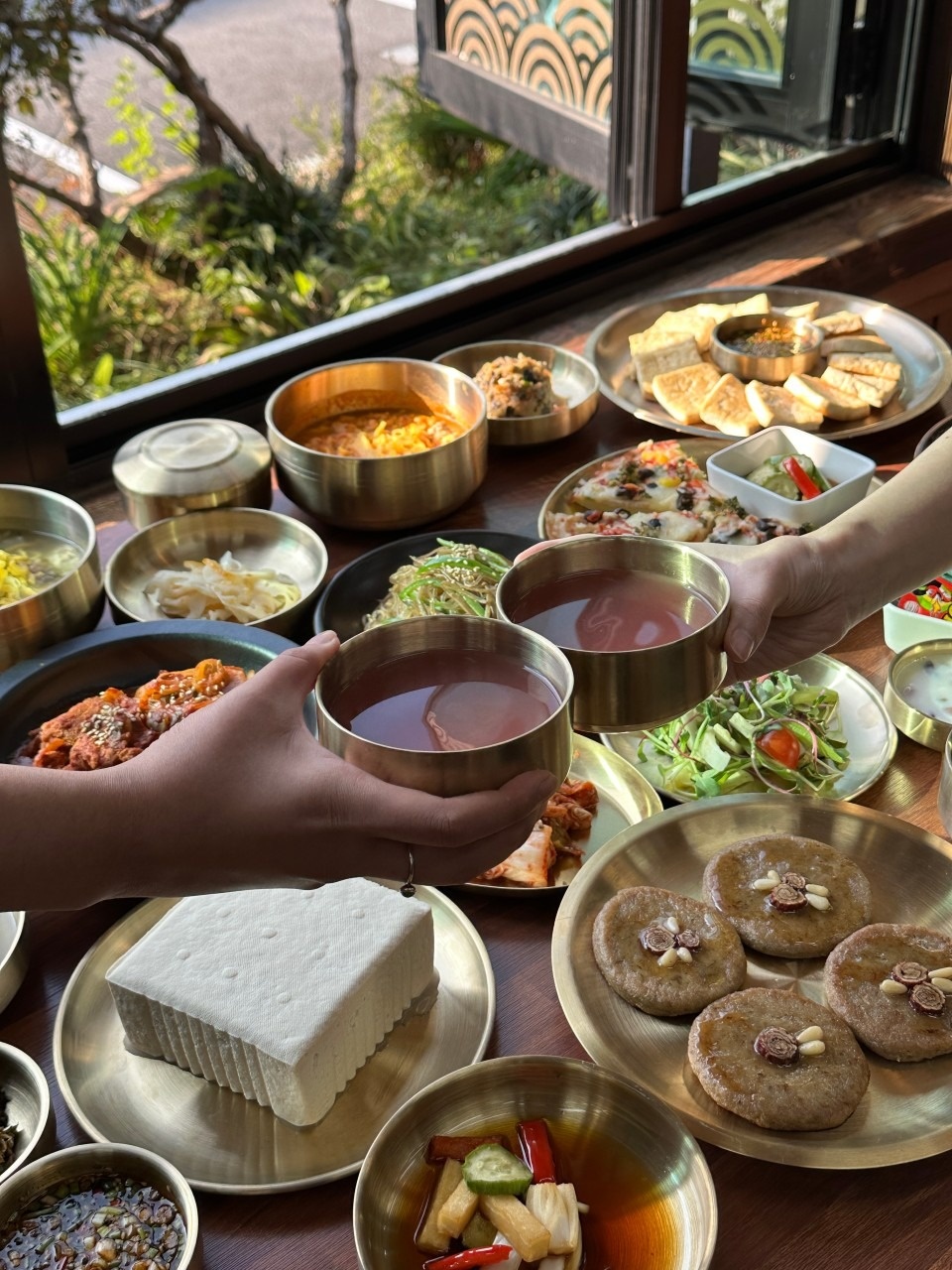 한옥마을 한식당 홀서빙 평일 주5일, 주말알바 모십니다 공고 썸네일