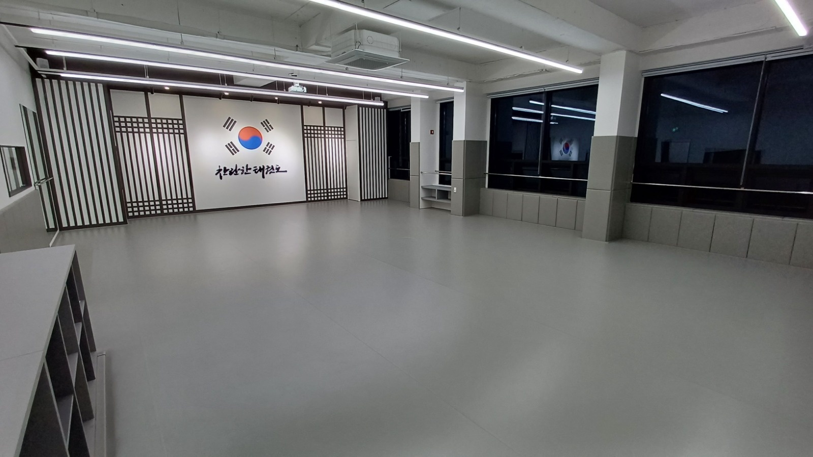 같이 일할 태권도 보조 사범 구합니다. 잘 부탁드립니다 공고 썸네일