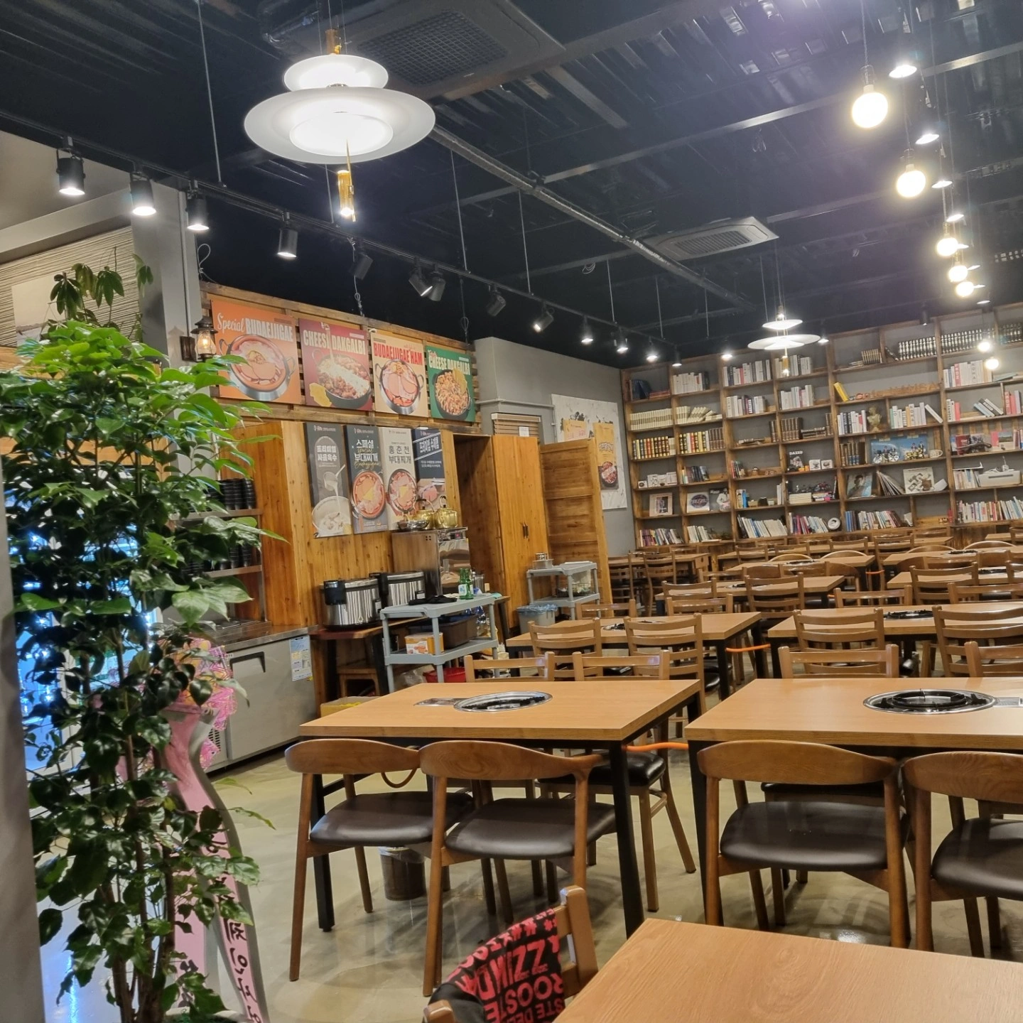 주방보조 및 가끔 홀써빙 도와주실분~