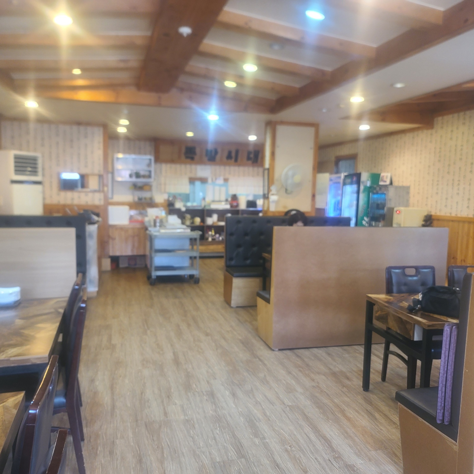 홀서빙및배달포장준비 (요일협의가능) 공고 썸네일