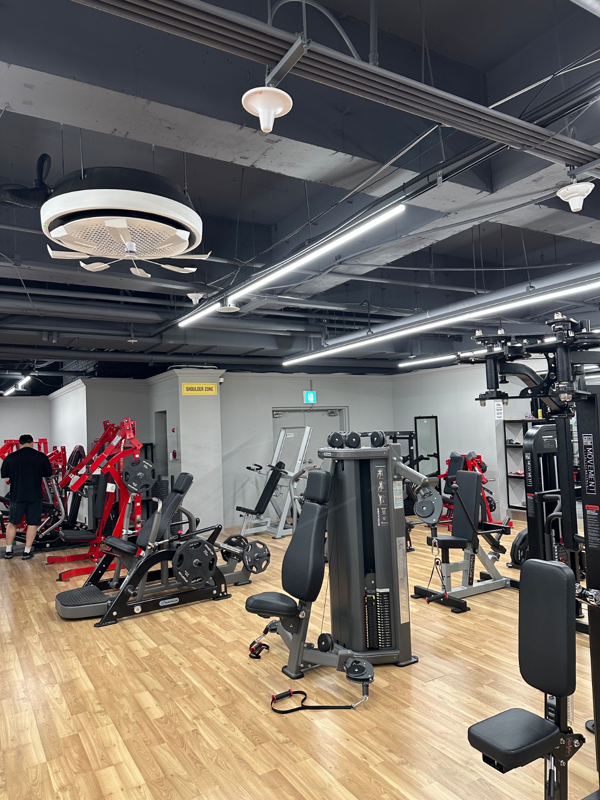 헬스장 주말저녁 청소 공고 썸네일