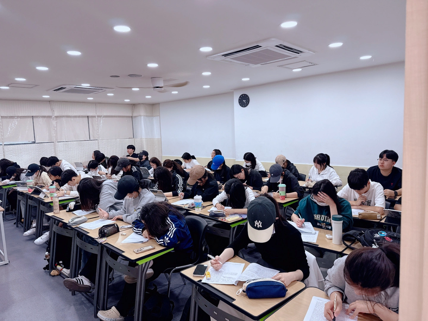영어 조교쌤 (문풀15,000 보조11,000)