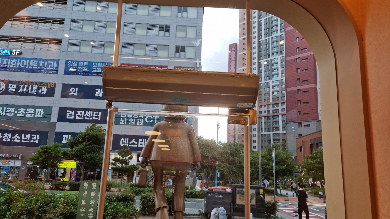배스킨라빈스 부산명지더샵 금.토.일 저녁 알바구합니다. 공고 썸네일