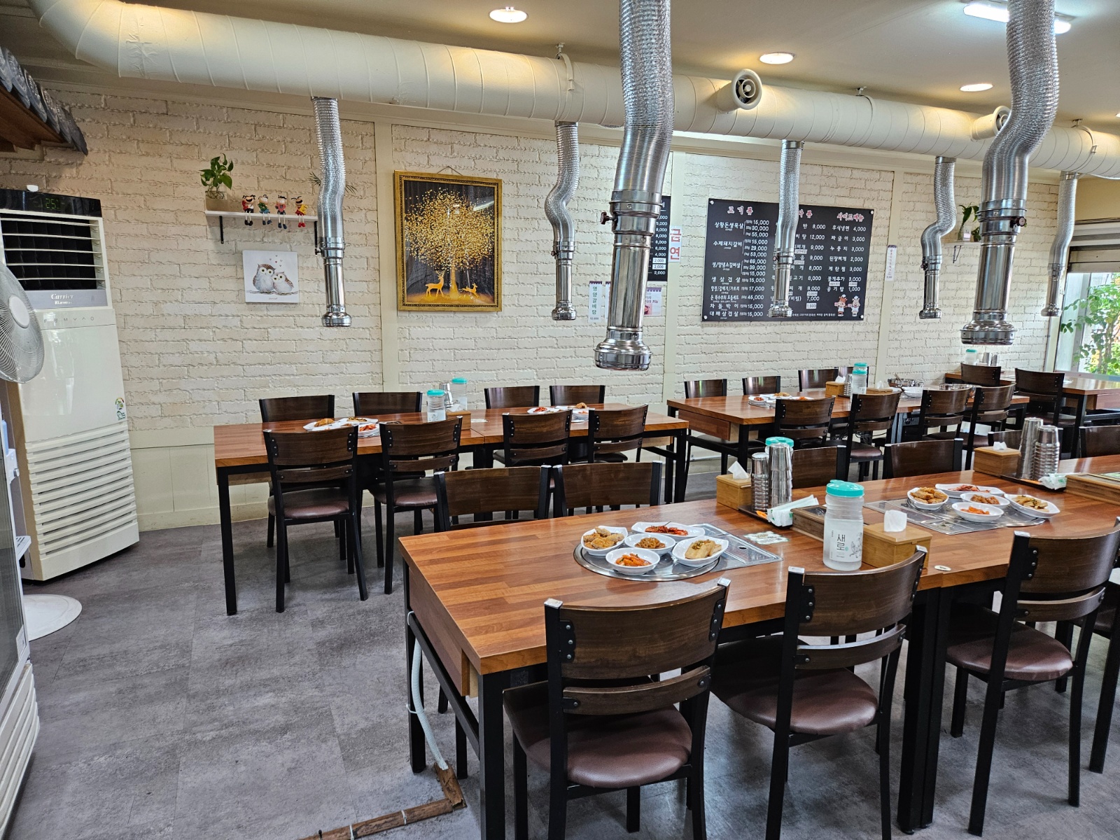 8/19-8/21 단기)점심시간 홀서빙 구합니다 공고 썸네일