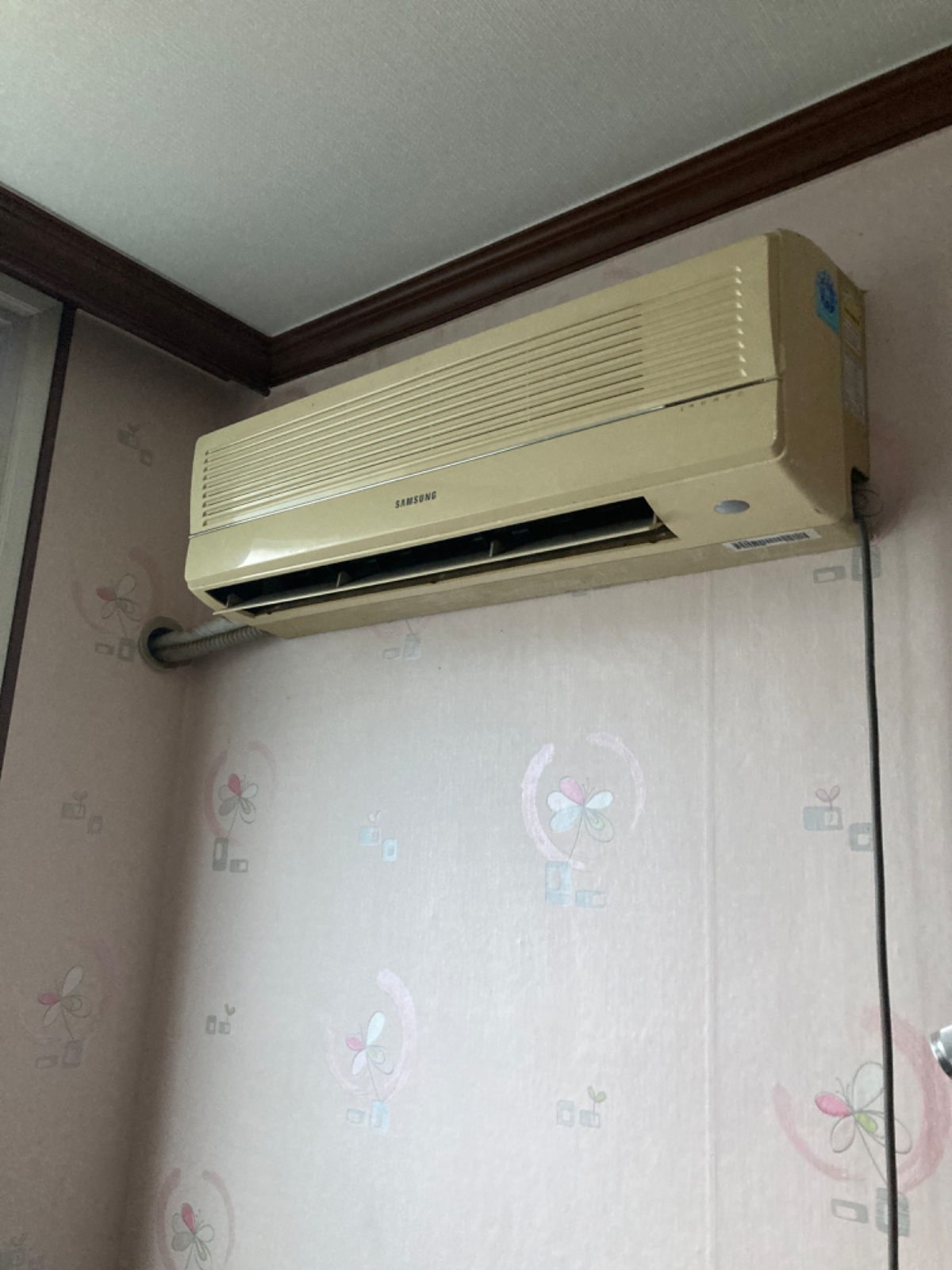 벽걸이 에어컨 설치 공고 썸네일