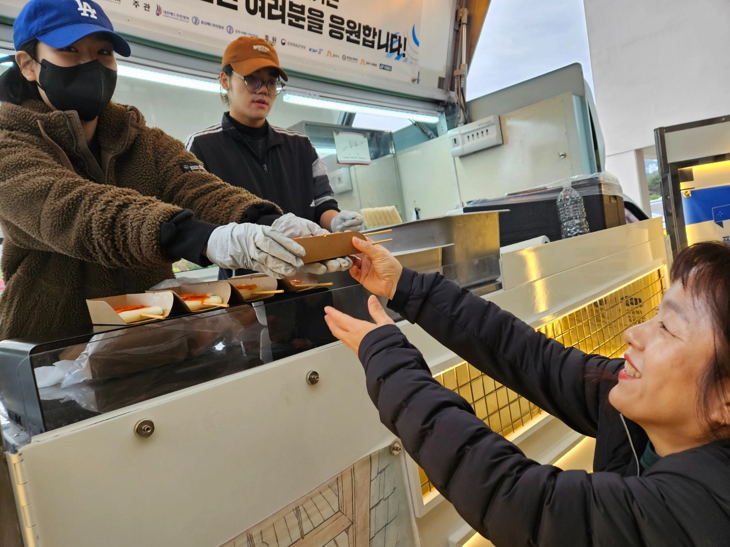 푸드트럭 보조 알바 모집