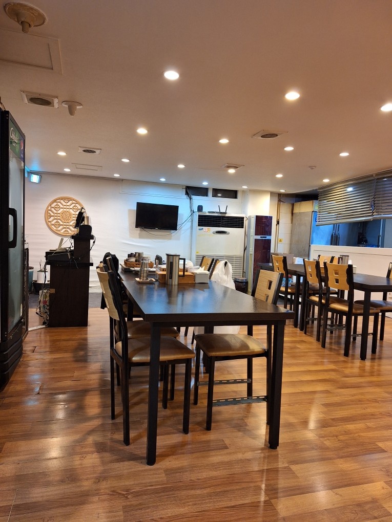 홀서빙 경력자 구함 공고 썸네일