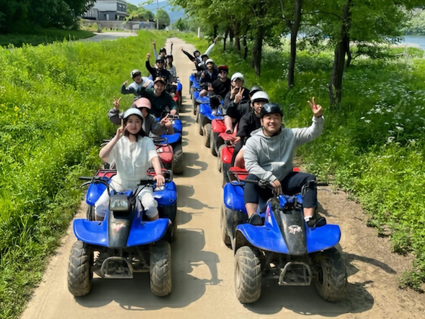 [사회초년생 환영] 체계적 교육/기본급보장/재밌는분위기 공고 썸네일