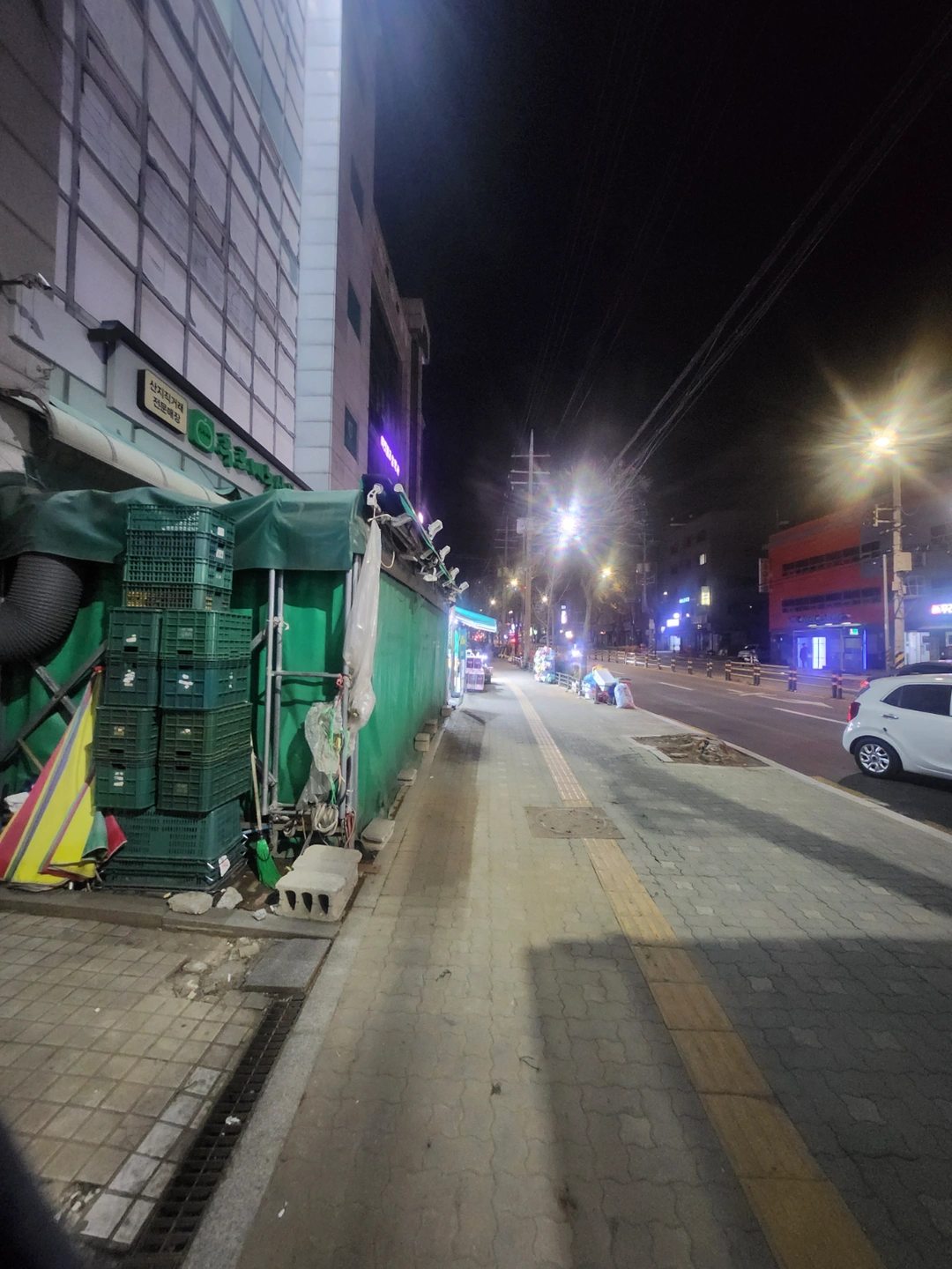 15일(일요일) 신호수 1분 구인합니다.