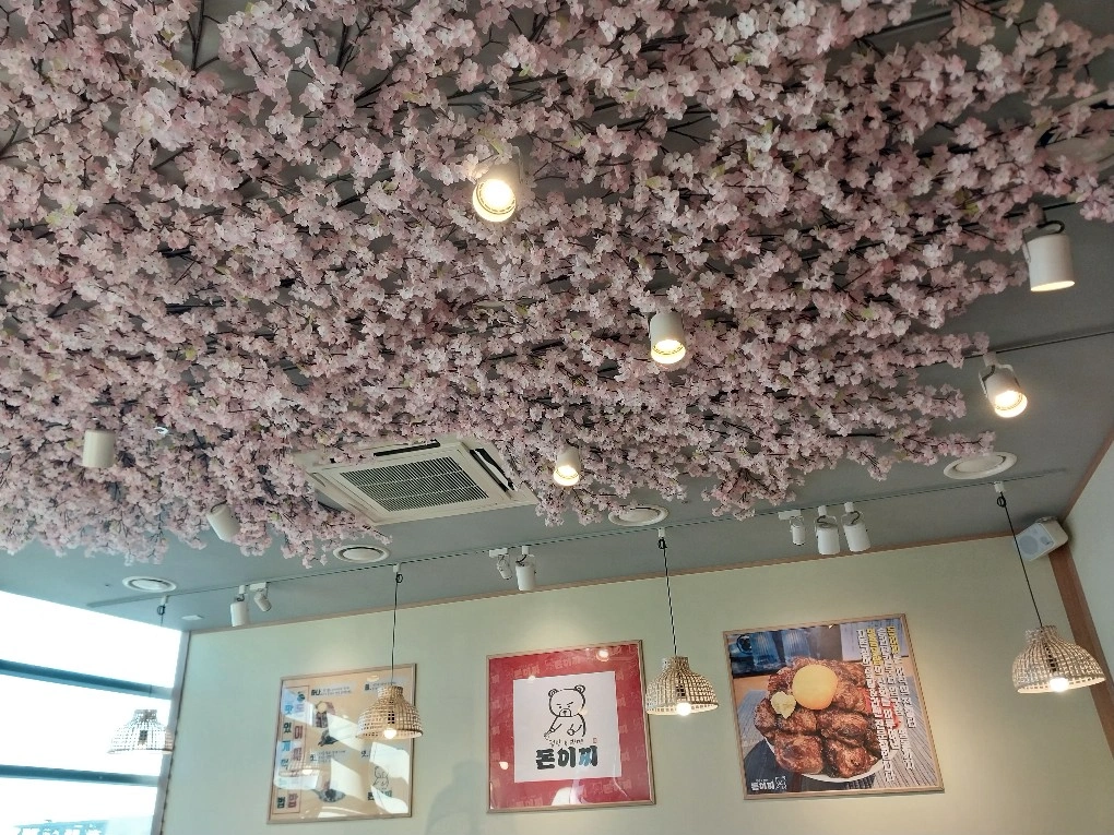 AK 플라자 수원역점 돈이찌에서 홀써빙 모집합니다