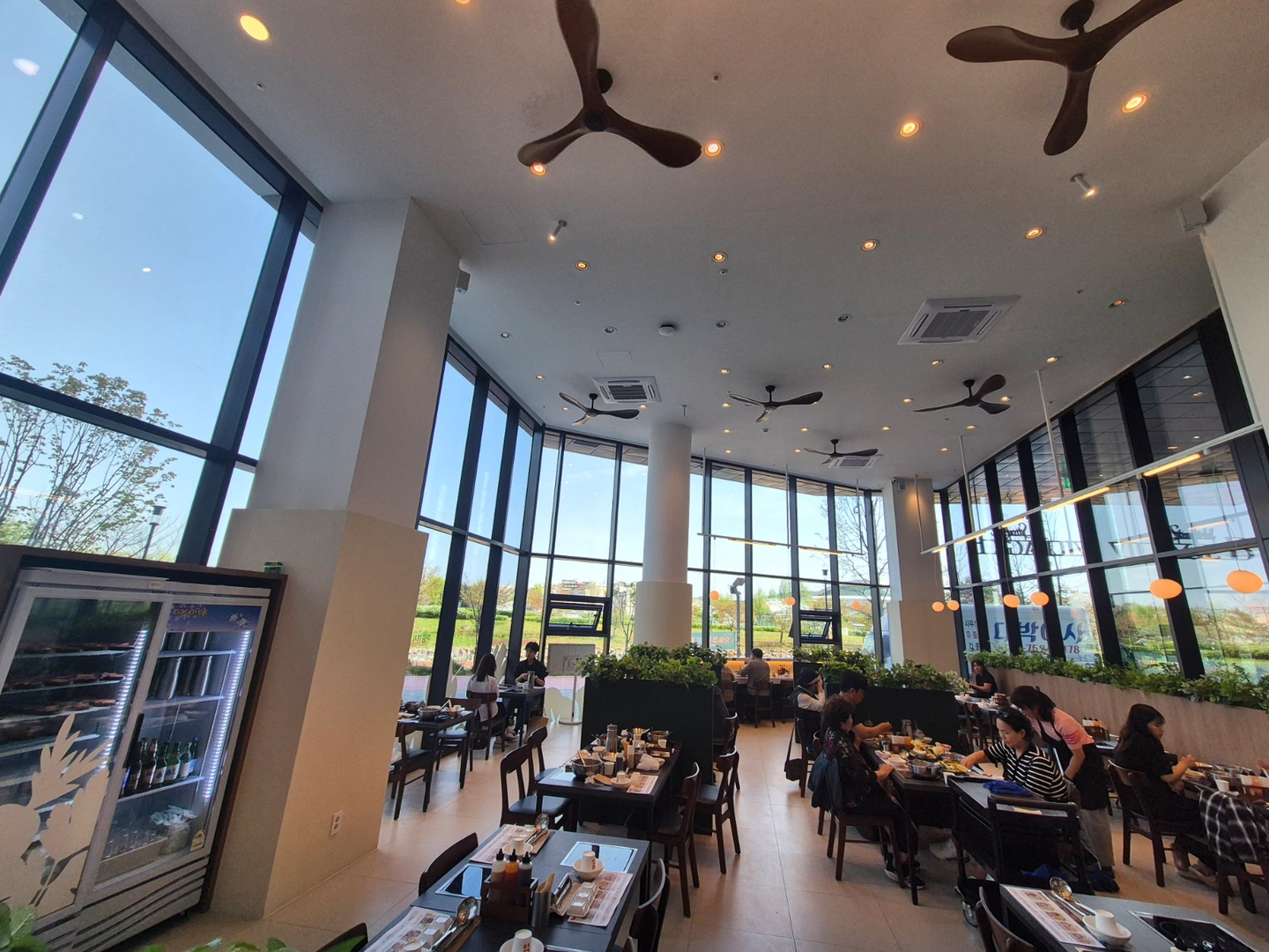 파트타임 구합니다. 내일부터