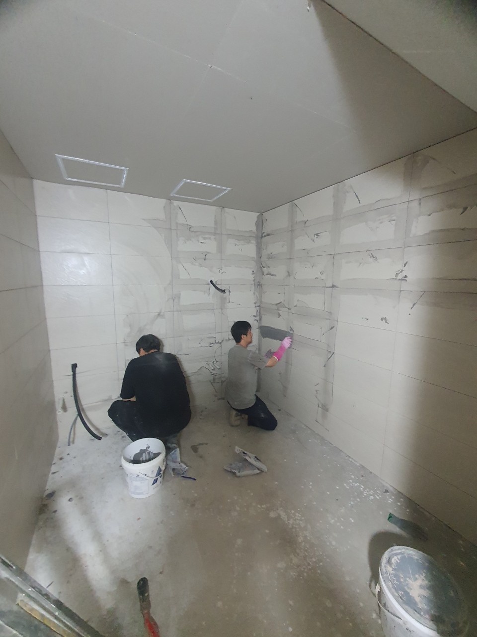 간단한 작업 전기반장님/도배반장님 모십니다 공고 썸네일