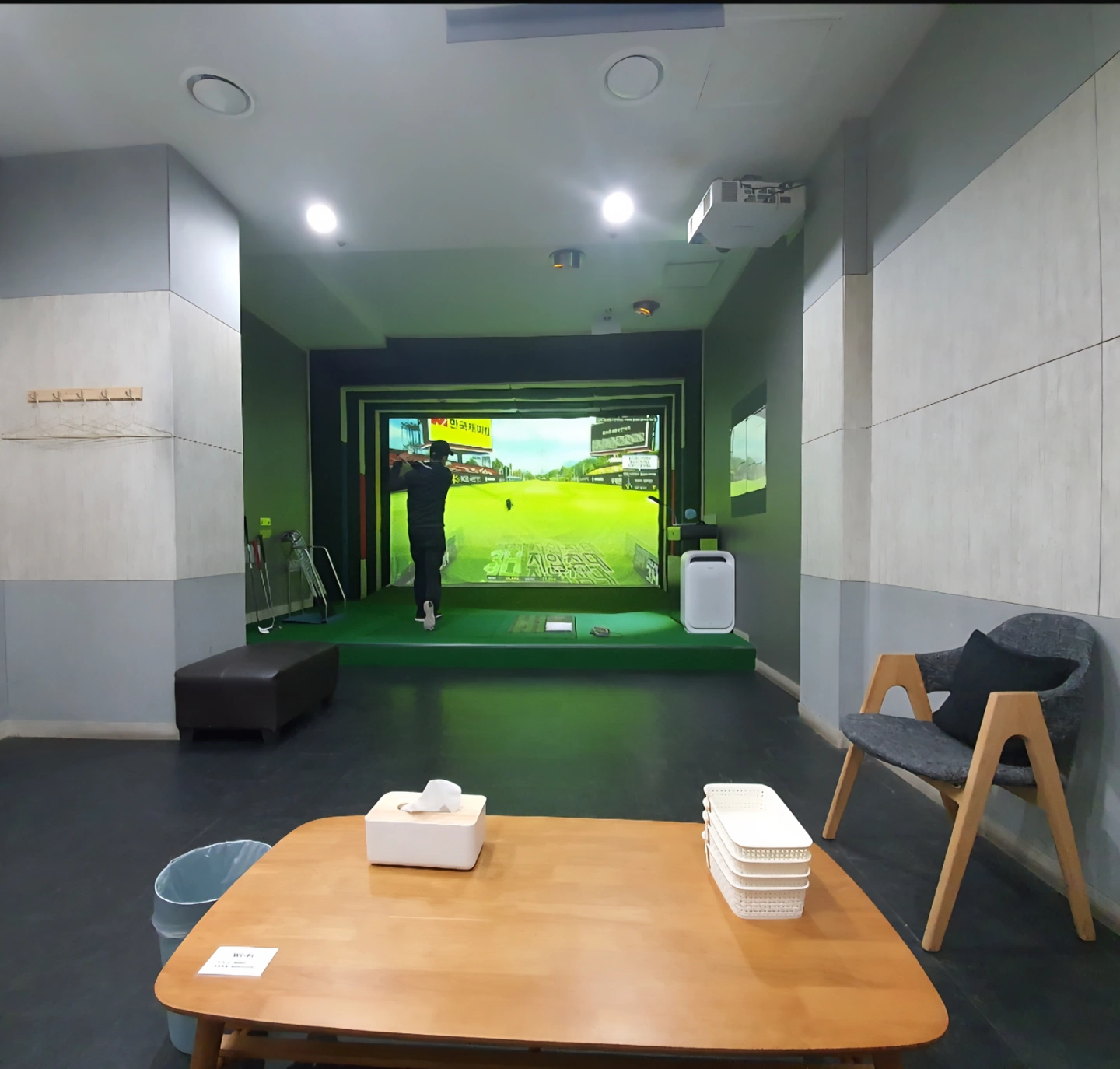 양재동 스크린골프 매장에서 성실한 직원분 모집합니다