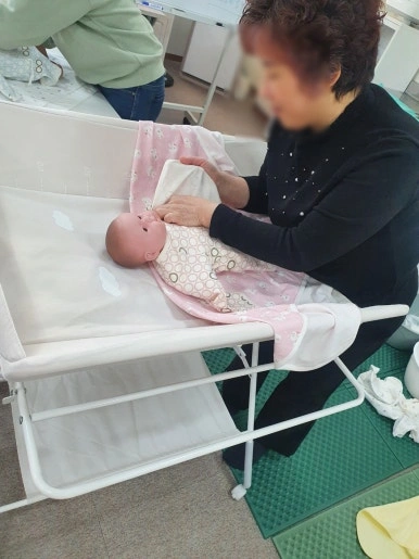 산모와 신생아 돌봐 주실 분 모셔요(일정조율가능)