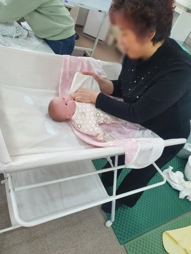 신생아를 돌봐 주실 선생님 모십니다(일정조율가능)