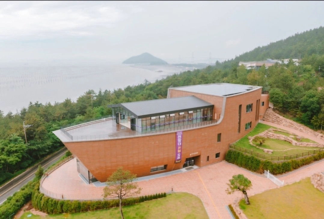 신안 분재공원안 카페구인