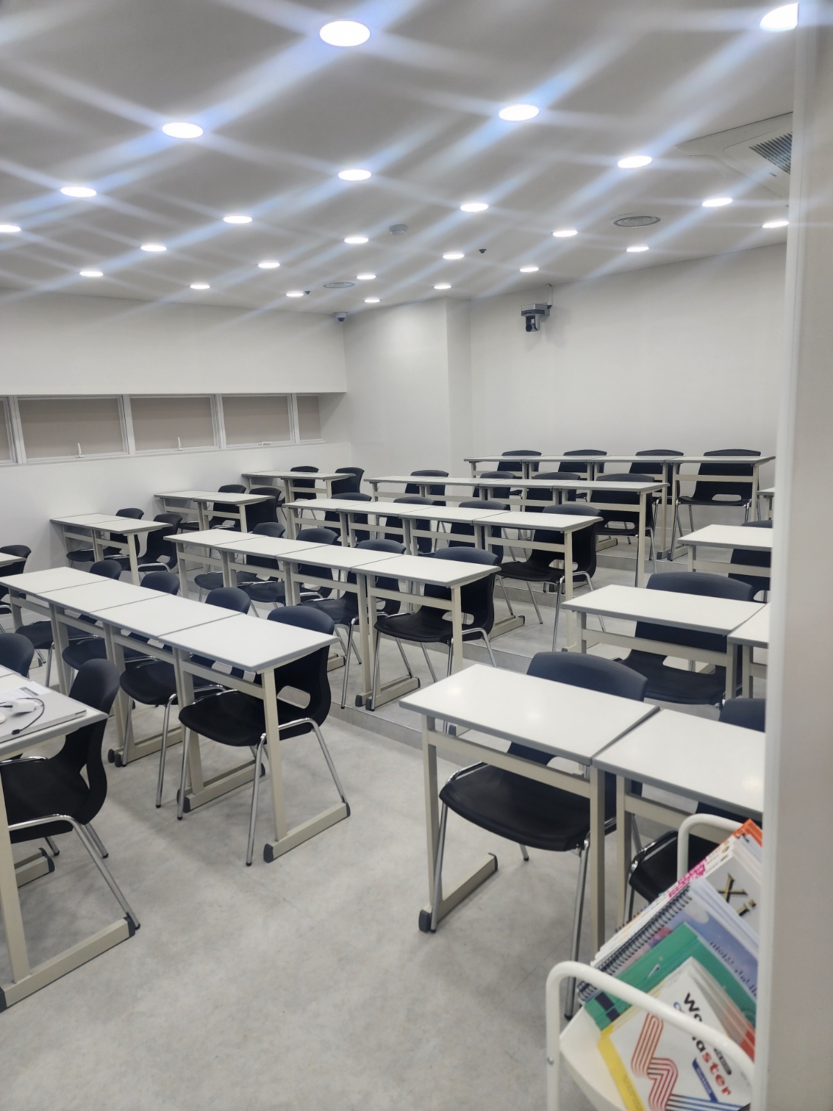 상남동 영어전문학원에서 중등부선생님을 모집합니다 공고 썸네일
