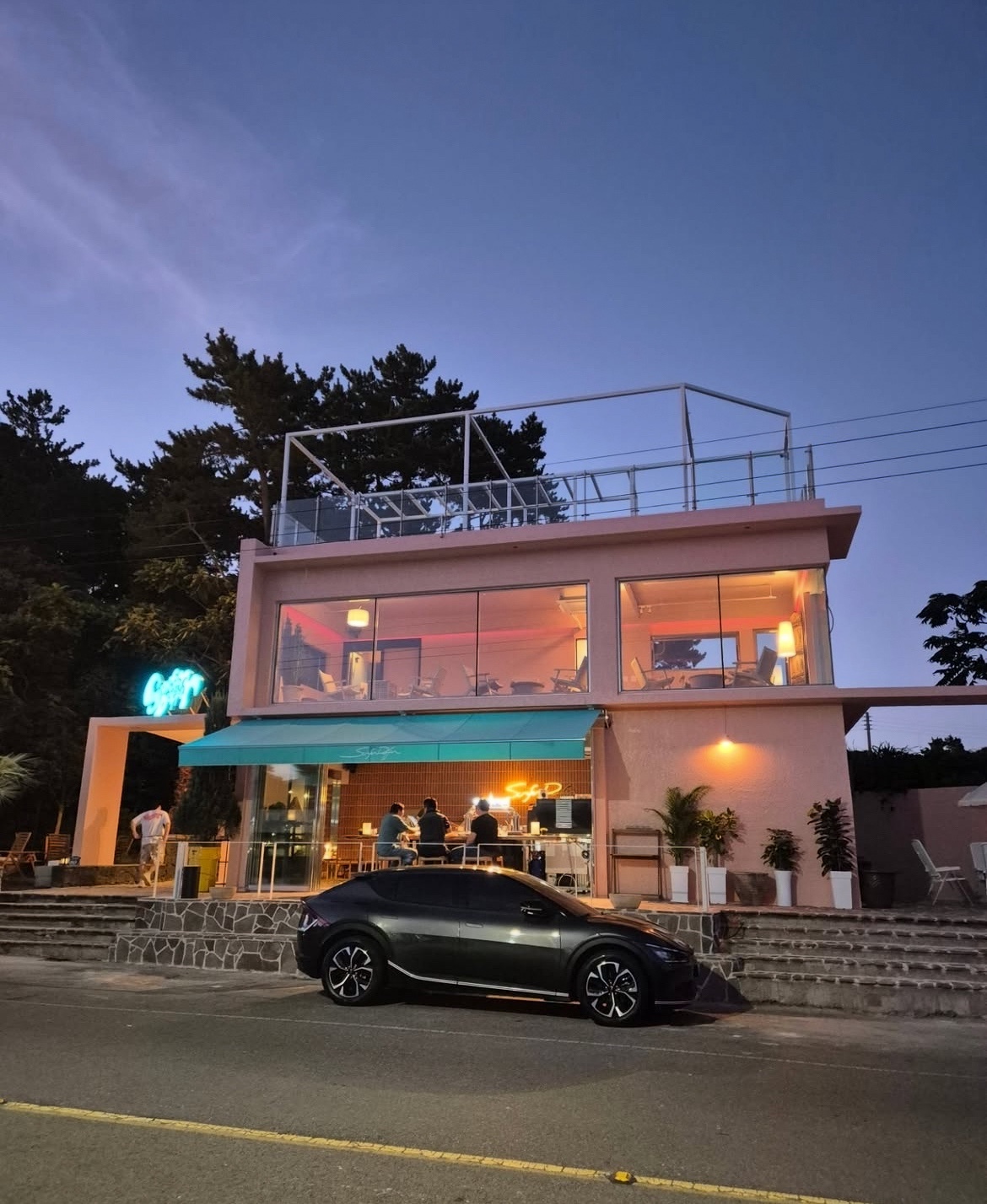 비치펍 서퍼더퍼와 함께 할 쿠루를 모집합니다. 공고 썸네일