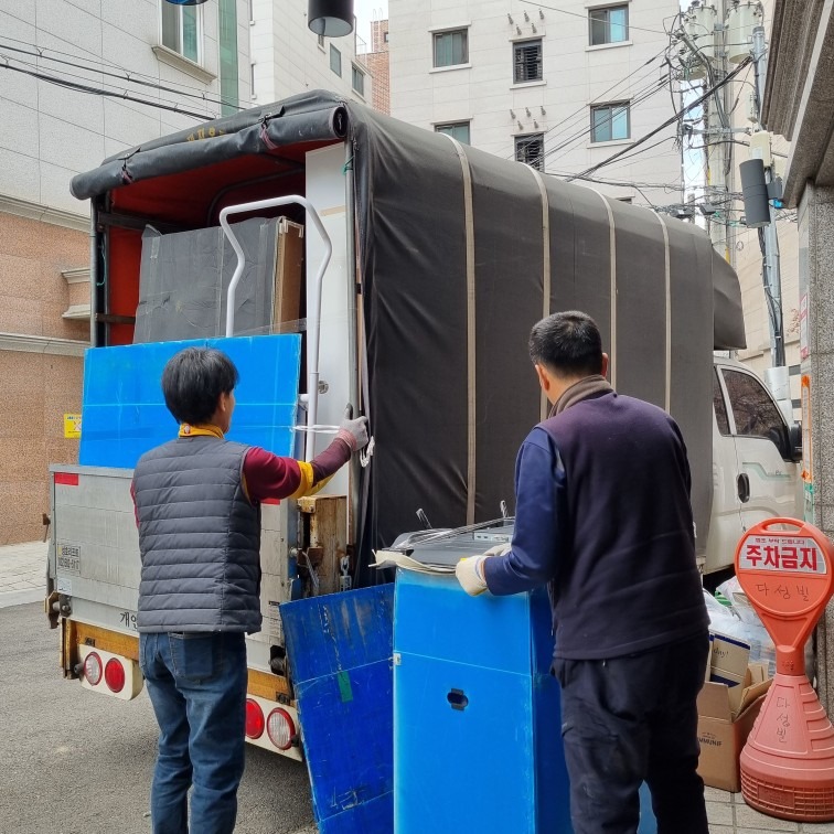 친절한 리프트 탑차 원룸이사 picture 3