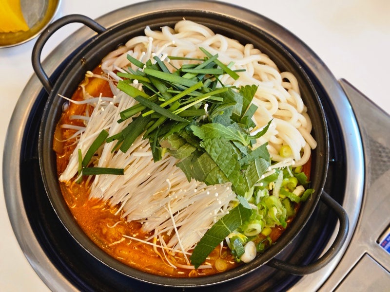 77년생 곱도리전골식당 고덕호수공원점 picture 5