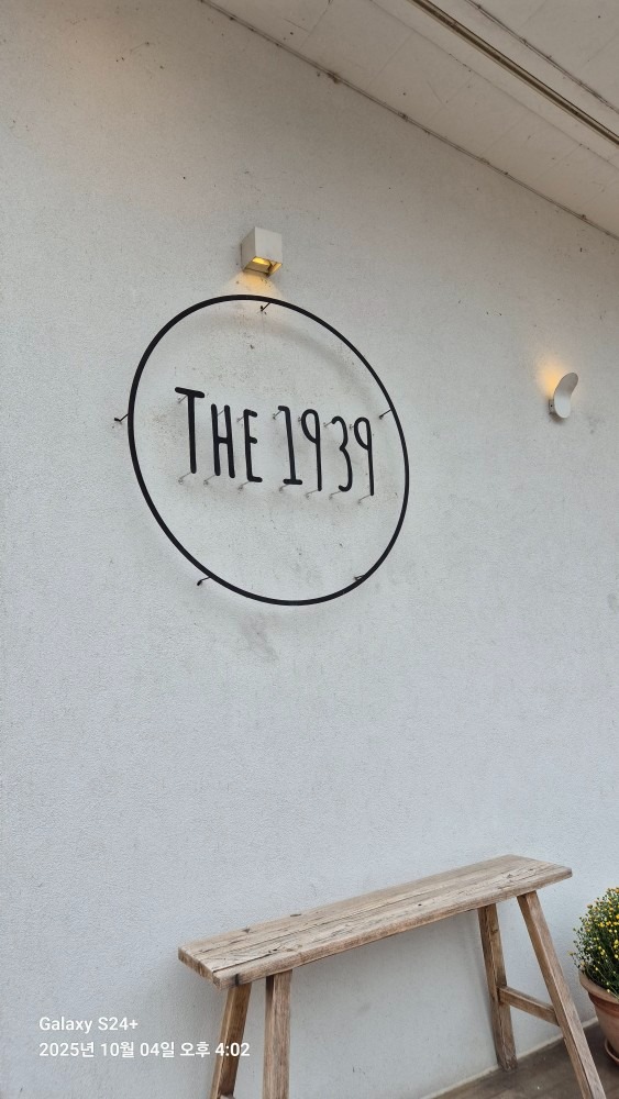 THE 1939