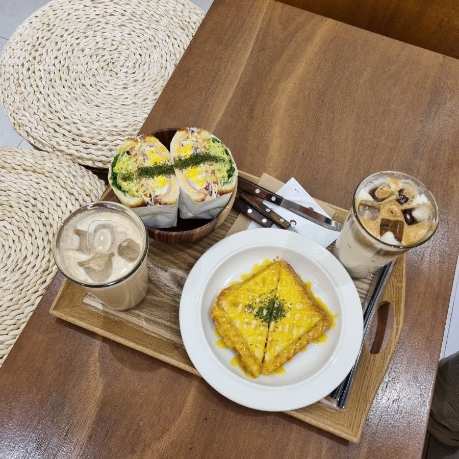 동네커피 picture 8