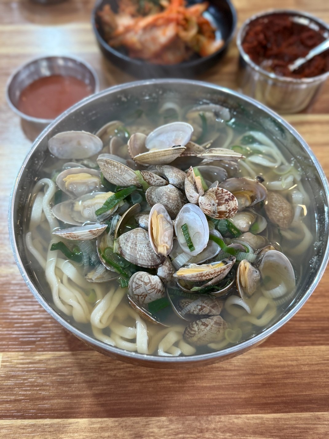 바지락왕창칼국수 연수본점 picture 3
