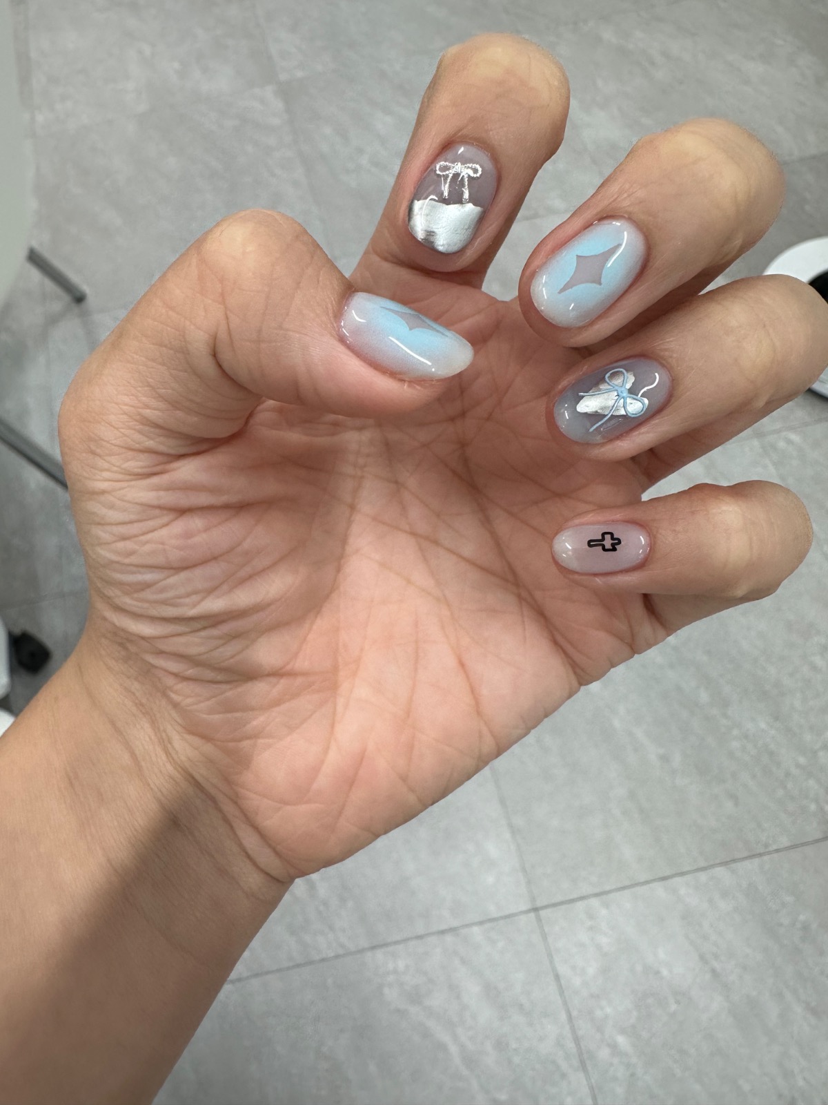 꾸름이 review