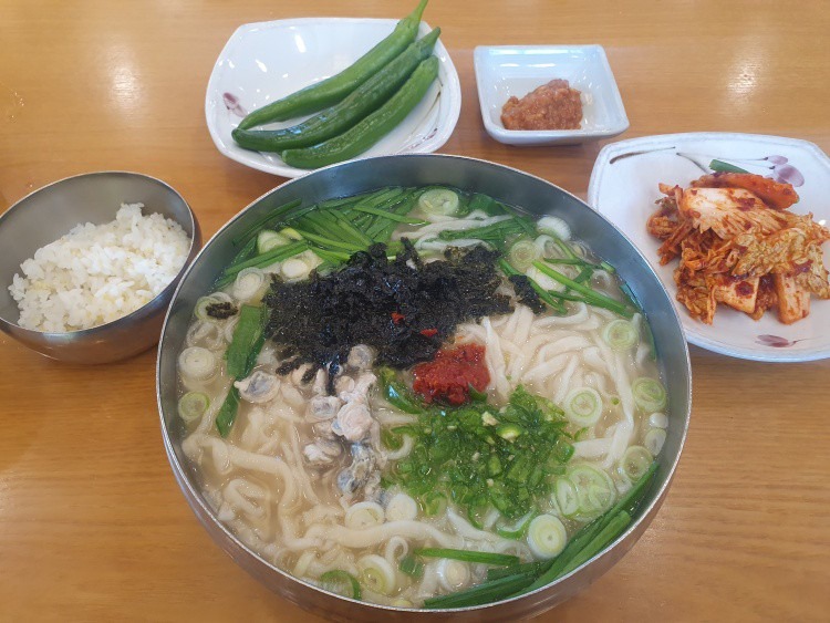 와촌손칼국수 본점