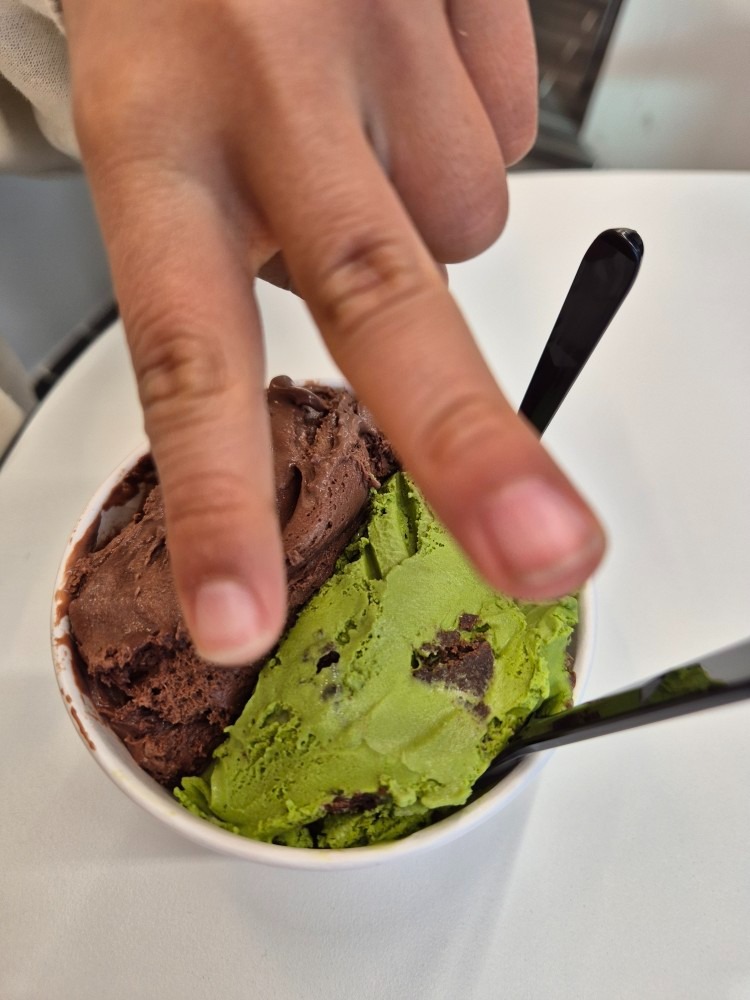 똥��돌엄마 review