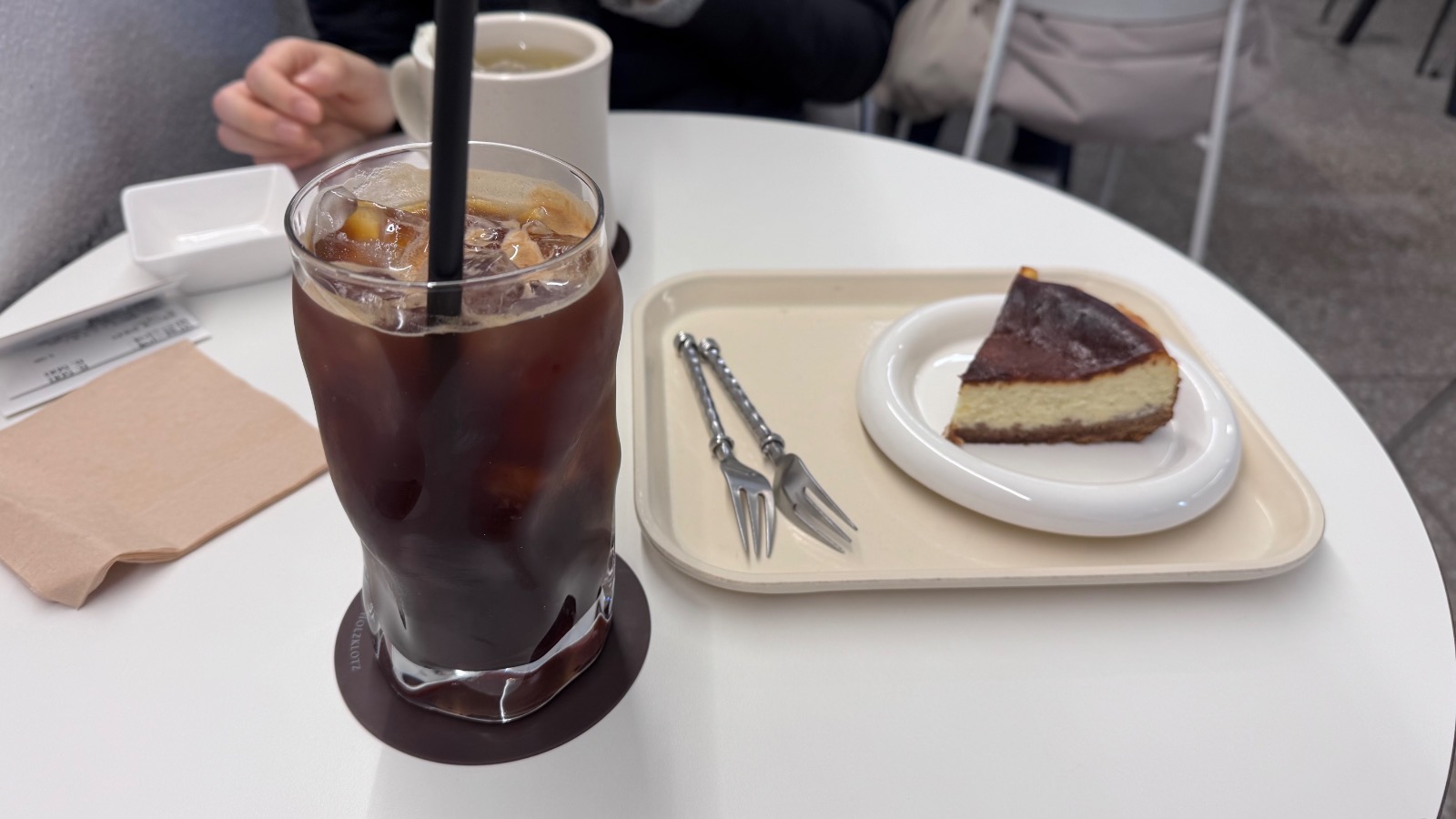 윰윰윰 review