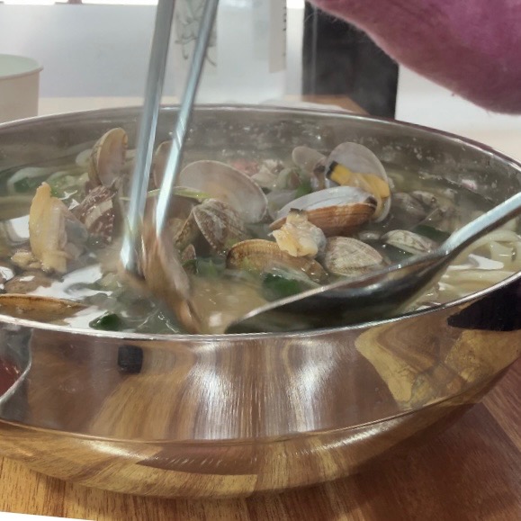 바지락왕창칼국수 연수본점 picture 1