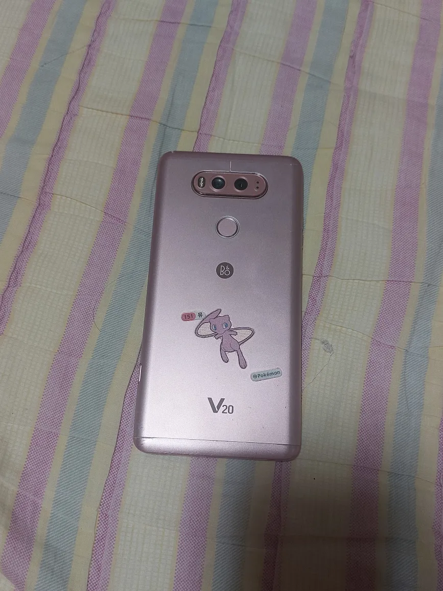v20 중고 팝니다(알뜰폰사용가능, 잔상X)