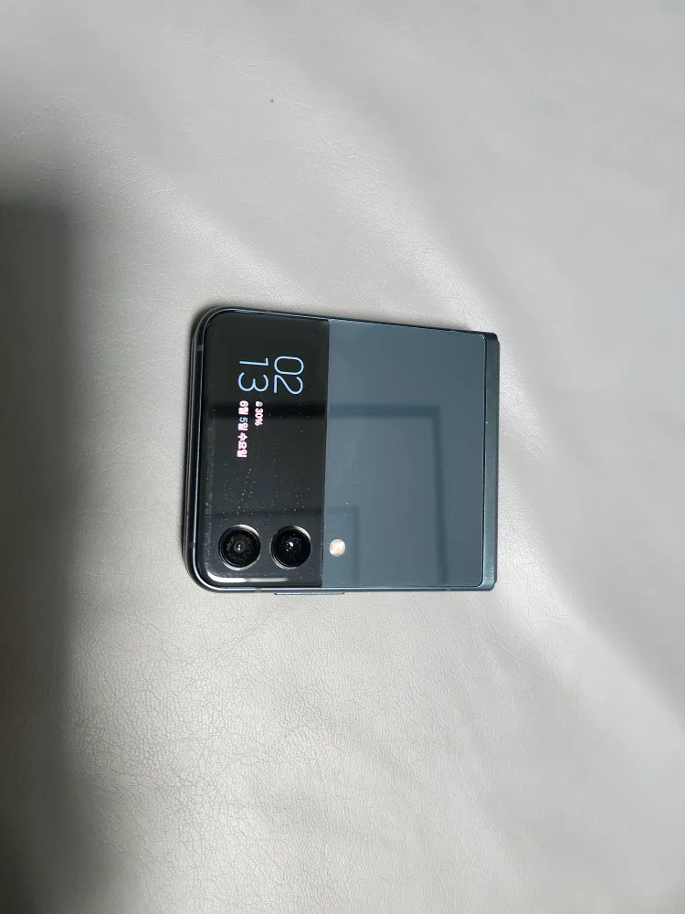 Z플립3 중고폰 판매합니다.