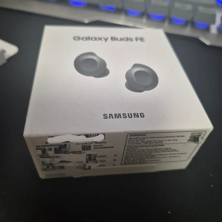 갤럭시 버즈fe 미개봉새제품 혹은 버즈플러스 중고