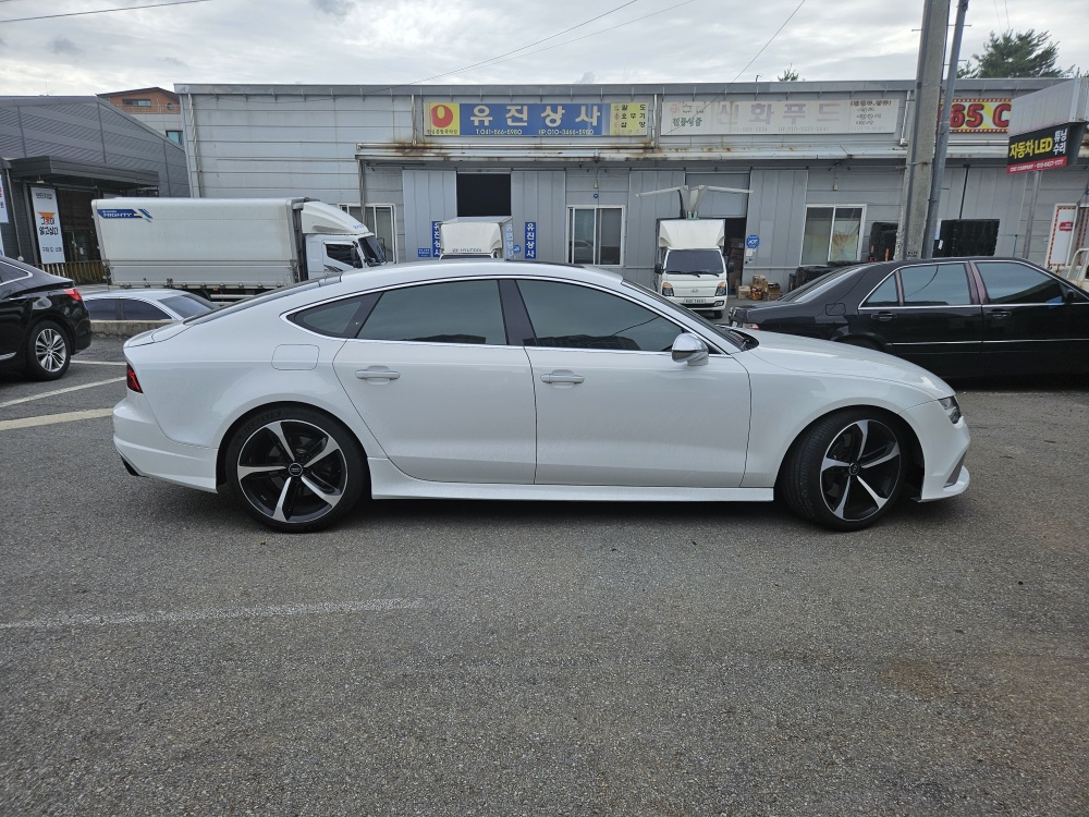 A7 Sportback 4G8 3.0 TFSI 콰트로 (310마력) 매물 썸네일