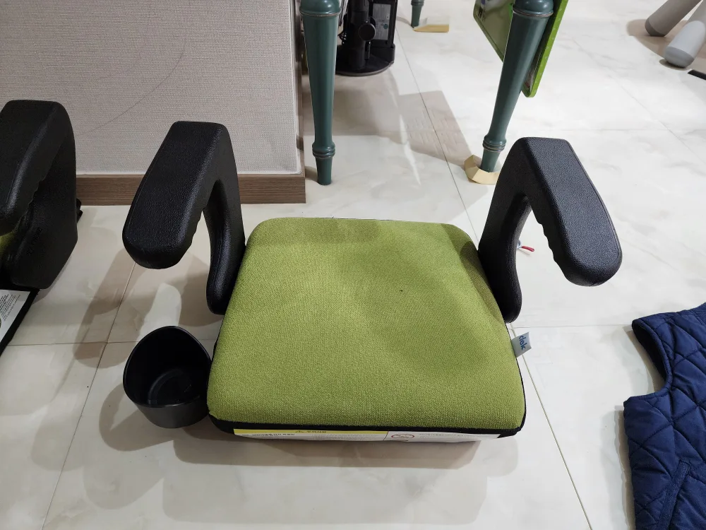 클렉 올리 isofix 주니어 카시트 팝니다.