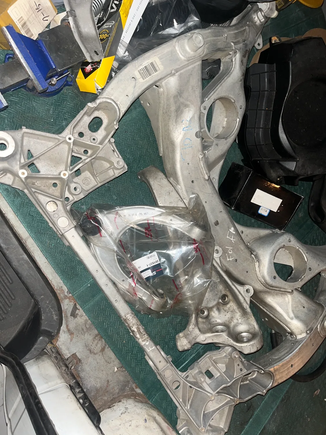 Bmw f10 520d 어퍼암(신품 애프터), 서브프레임(정품중고), 너클(정품중고) 일괄 팝니다