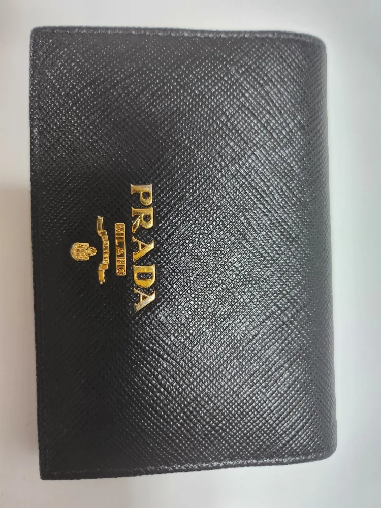 프라다 사피아노 카드지갑 반지갑으로 사용해도 ok 싸게팜