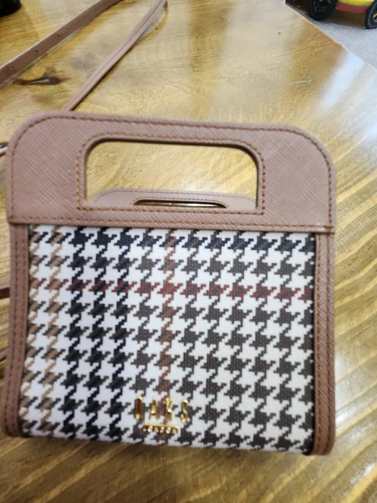 새것같은중고한번딱들은지갑 팔아요