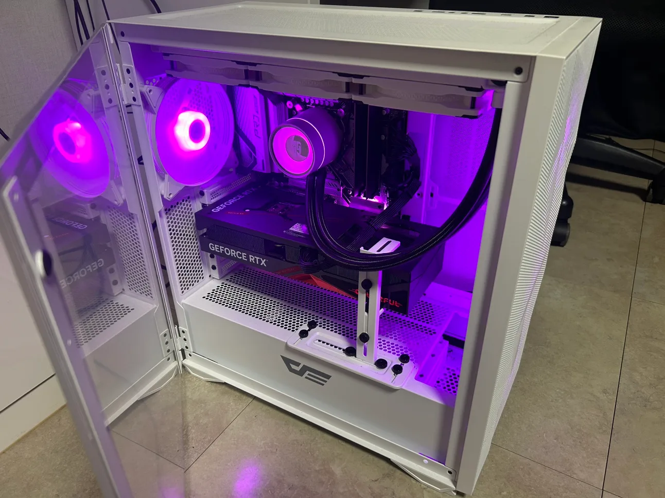 본체 중고 판매합니다 4070ti super 가격인하