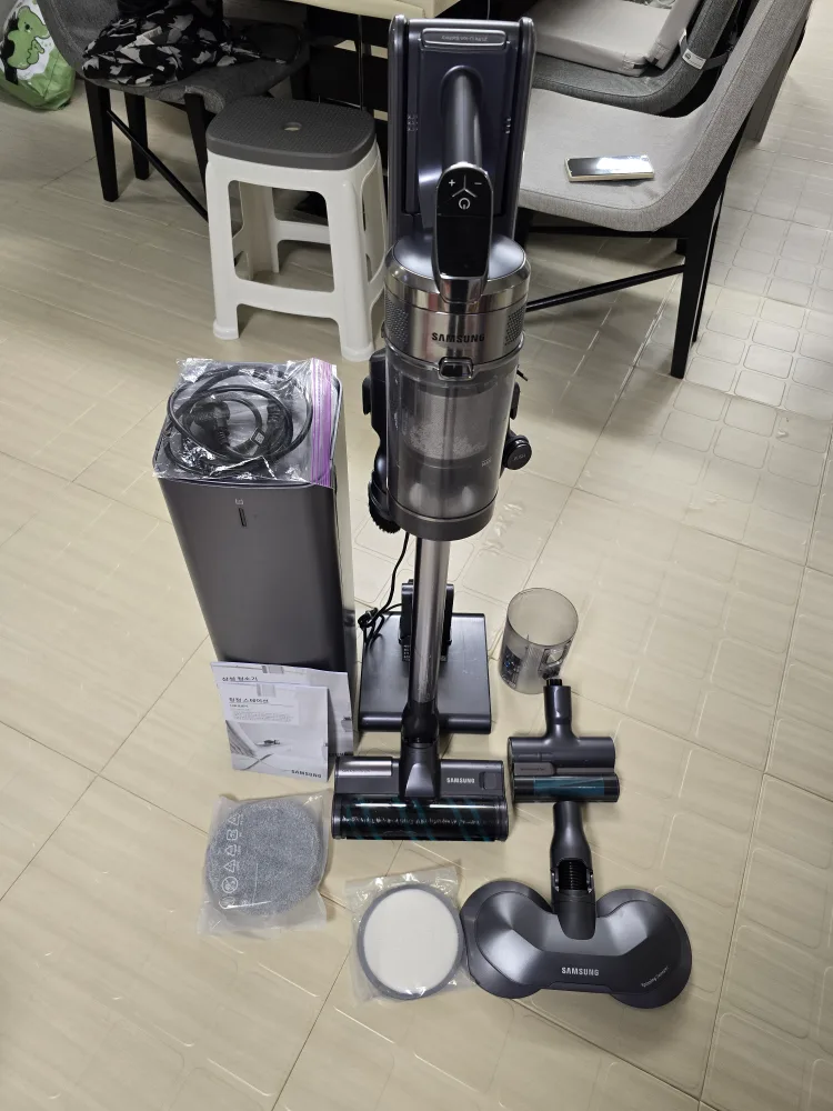 중고 삼성 제트 무선 청소기&청정스테이션 팝니다. (빠데리 2개 방전)