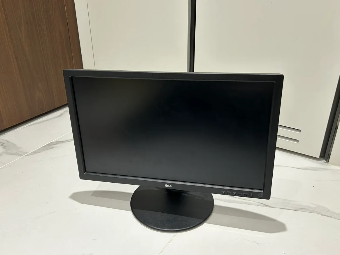 컴퓨터 중고 모니터 80%할인
