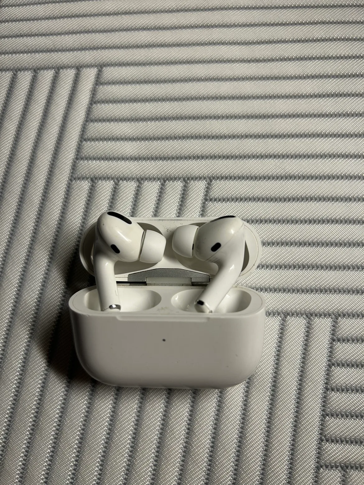 에어팟프로 1세대 중고 팔아요