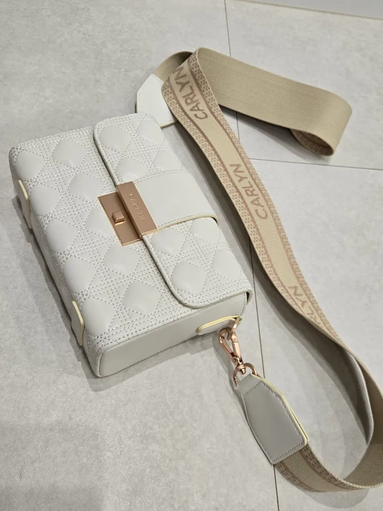 [중고] 칼린 화이트 스몰백 (상태 우수)