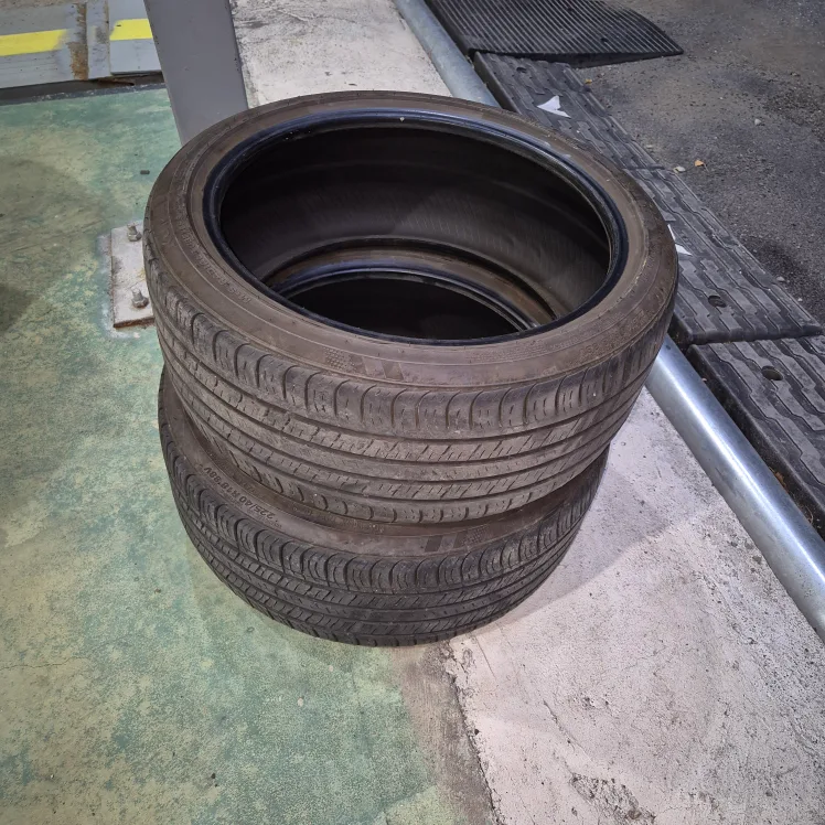 18인치 타이어 중고 금호TA31 225.40.18 두개 팝니다